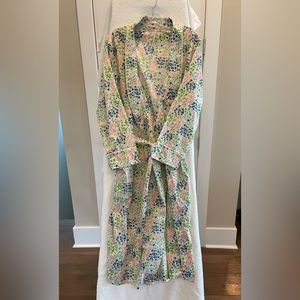 Cotton belted robe in floral print.